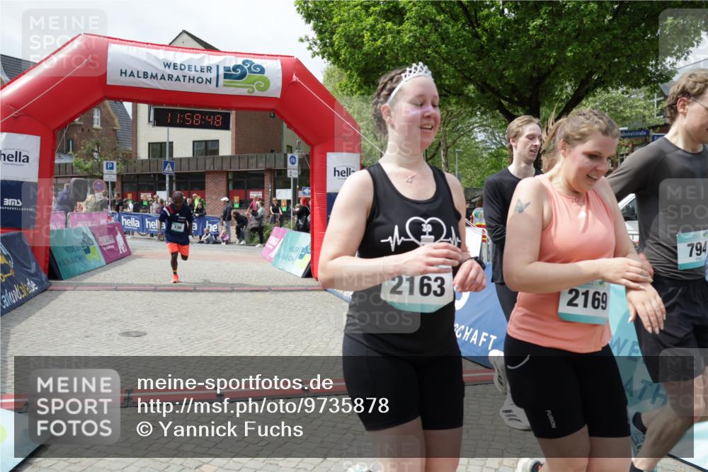10.05.2026 - 8. Wedeler Halbmarathon Yannick Fuchs http://msf.ph/oto/9735878 10.05.2026 11:58:46 Ziel 136, 794, 901, 2163, 2169 meine-sportfotos.de