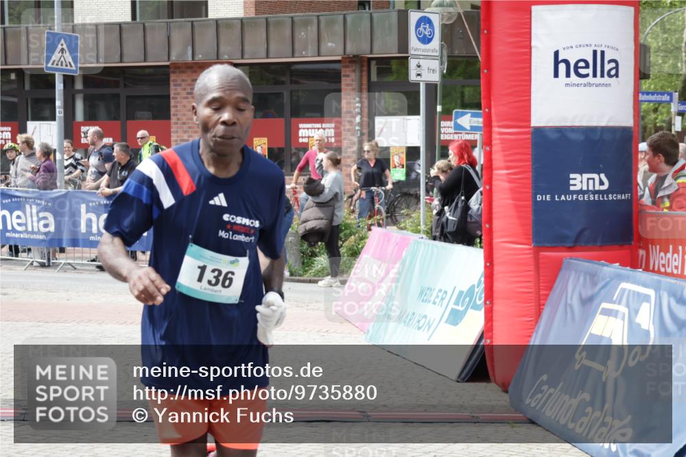 10.05.2026 - 8. Wedeler Halbmarathon Yannick Fuchs http://msf.ph/oto/9735880 10.05.2026 11:58:48 Ziel 136, 794, 901, 2163, 2169 meine-sportfotos.de