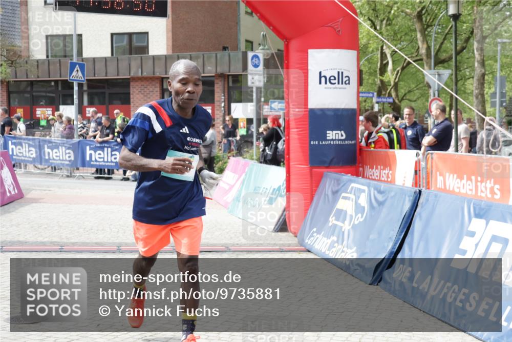 10.05.2026 - 8. Wedeler Halbmarathon Yannick Fuchs http://msf.ph/oto/9735881 10.05.2026 11:58:48 Ziel 136, 794, 901, 2163, 2169 meine-sportfotos.de