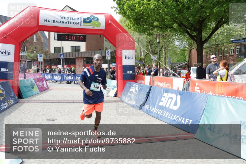 10.05.2026 - 8. Wedeler Halbmarathon Yannick Fuchs http://msf.ph/oto/9735882 10.05.2026 11:58:48 Ziel 136, 794, 901, 2163, 2169 meine-sportfotos.de