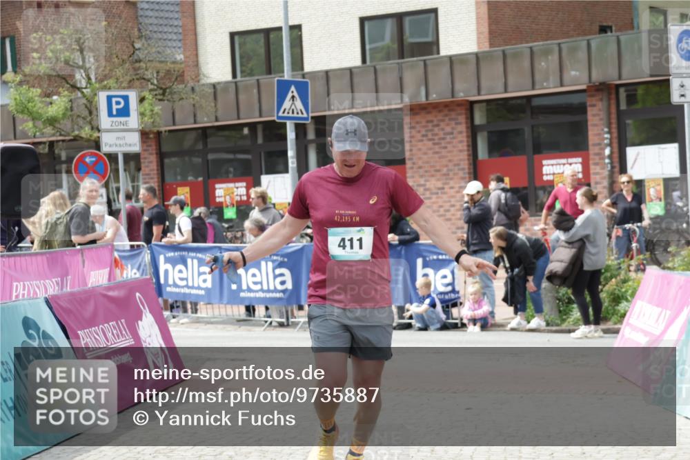 10.05.2026 - 8. Wedeler Halbmarathon Yannick Fuchs http://msf.ph/oto/9735887 10.05.2026 11:58:57 Ziel 411 meine-sportfotos.de