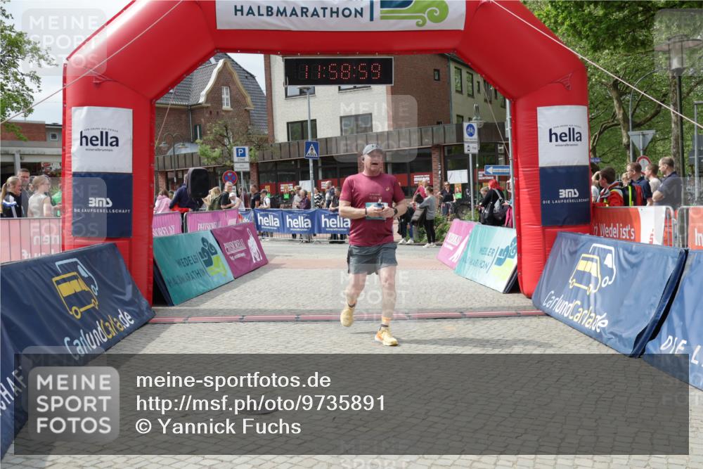 10.05.2026 - 8. Wedeler Halbmarathon Yannick Fuchs http://msf.ph/oto/9735891 10.05.2026 11:58:57 Ziel 411 meine-sportfotos.de