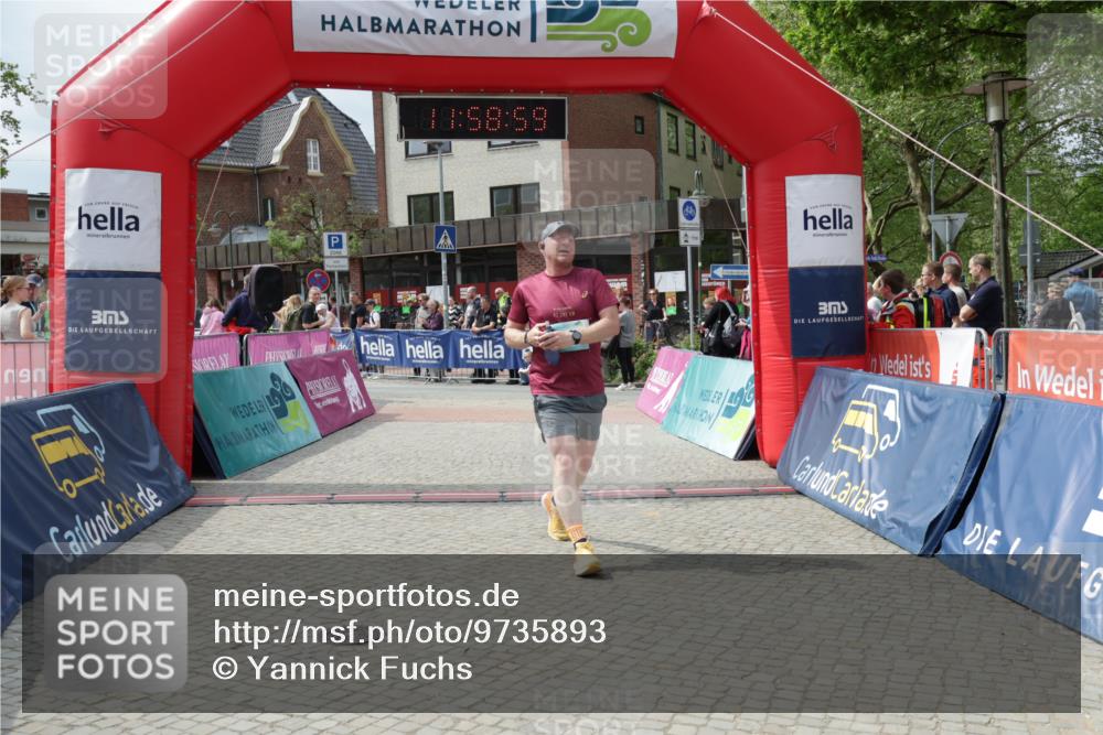 10.05.2026 - 8. Wedeler Halbmarathon Yannick Fuchs http://msf.ph/oto/9735893 10.05.2026 11:58:57 Ziel 411 meine-sportfotos.de