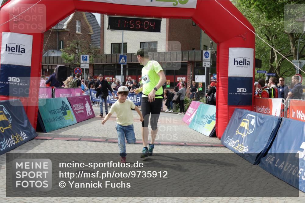 10.05.2026 - 8. Wedeler Halbmarathon Yannick Fuchs http://msf.ph/oto/9735912 10.05.2026 11:59:02 Ziel 411, 956 meine-sportfotos.de