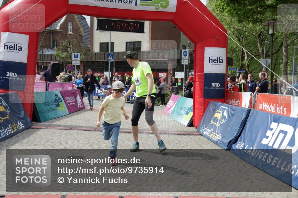10.05.2026 - 8. Wedeler Halbmarathon Yannick Fuchs http://msf.ph/oto/9735914 10.05.2026 11:59:03 Ziel 411, 424, 956 meine-sportfotos.de