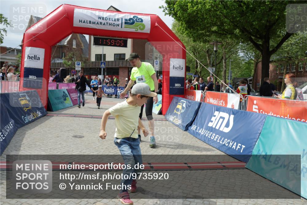 10.05.2026 - 8. Wedeler Halbmarathon Yannick Fuchs http://msf.ph/oto/9735920 10.05.2026 11:59:04 Ziel 424, 956 meine-sportfotos.de