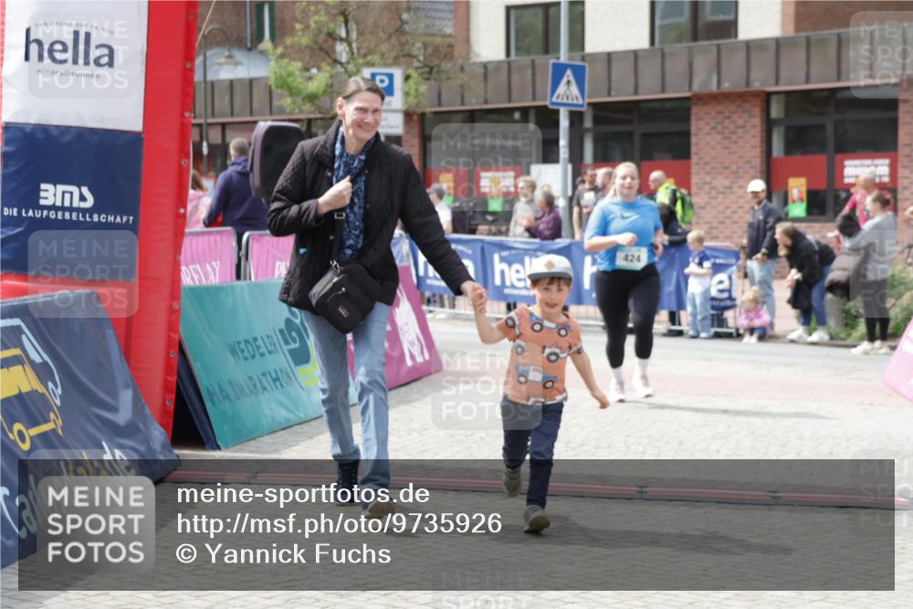 10.05.2026 - 8. Wedeler Halbmarathon Yannick Fuchs http://msf.ph/oto/9735926 10.05.2026 11:59:05 Ziel 424, 830, 956 meine-sportfotos.de