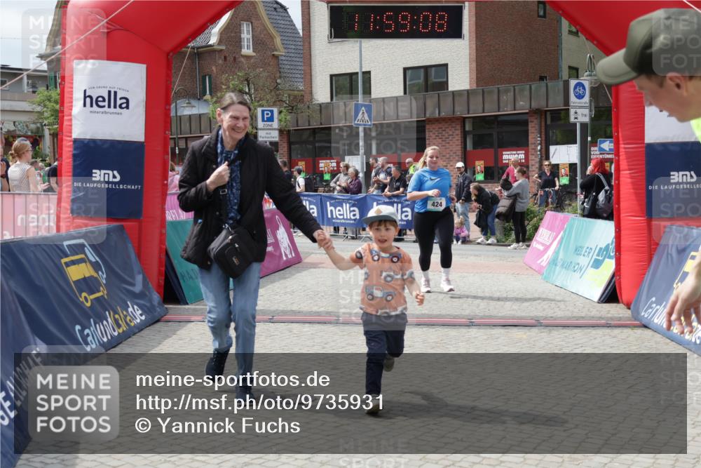 10.05.2026 - 8. Wedeler Halbmarathon Yannick Fuchs http://msf.ph/oto/9735931 10.05.2026 11:59:06 Ziel 424, 830, 956 meine-sportfotos.de