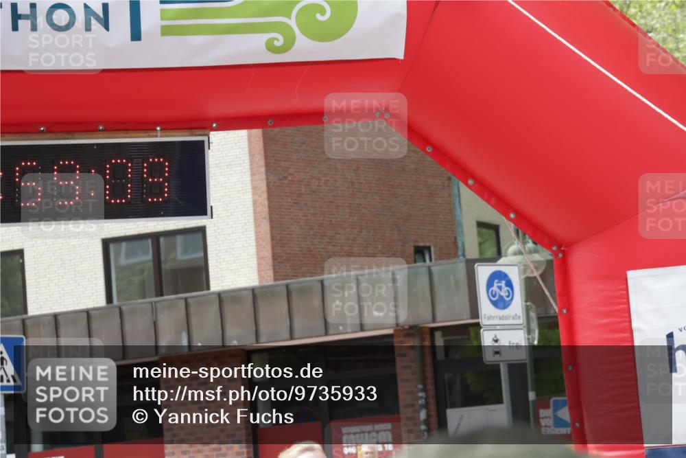10.05.2026 - 8. Wedeler Halbmarathon Yannick Fuchs http://msf.ph/oto/9735933 10.05.2026 11:59:07 Ziel 424, 583, 737, 830, 870, 956 meine-sportfotos.de