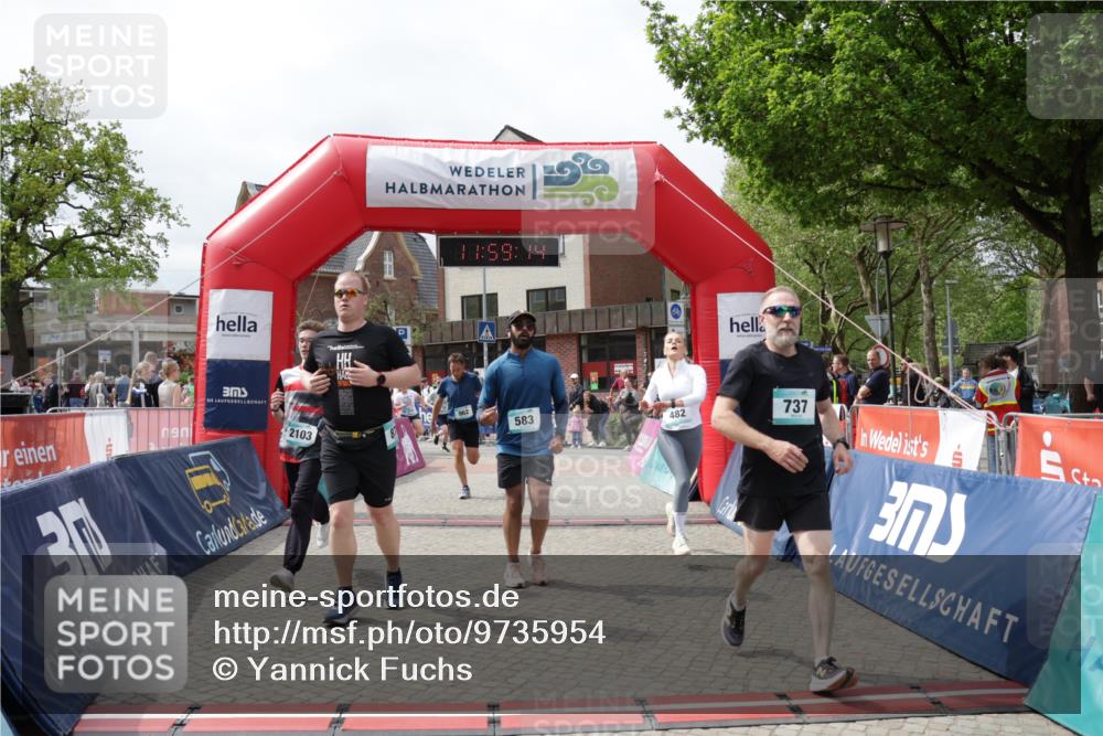 10.05.2026 - 8. Wedeler Halbmarathon Yannick Fuchs http://msf.ph/oto/9735954 10.05.2026 11:59:13 Ziel 381, 424, 482, 583, 737, 830, 870, 962, 2027, 2103, 2161 meine-sportfotos.de