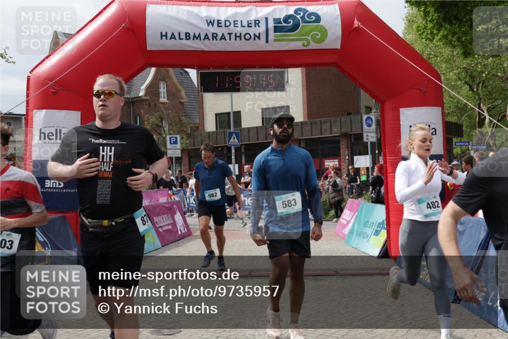 10.05.2026 - 8. Wedeler Halbmarathon Yannick Fuchs http://msf.ph/oto/9735957 10.05.2026 11:59:13 Ziel 381, 424, 482, 583, 737, 830, 870, 962, 2027, 2103, 2161 meine-sportfotos.de