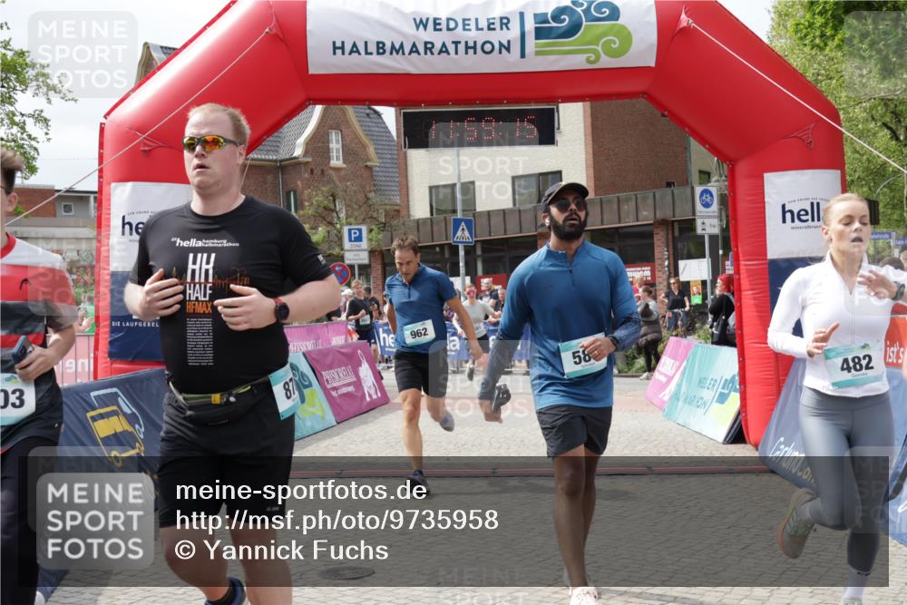 10.05.2026 - 8. Wedeler Halbmarathon Yannick Fuchs http://msf.ph/oto/9735958 10.05.2026 11:59:13 Ziel 381, 424, 482, 583, 737, 830, 870, 962, 2027, 2103, 2161 meine-sportfotos.de