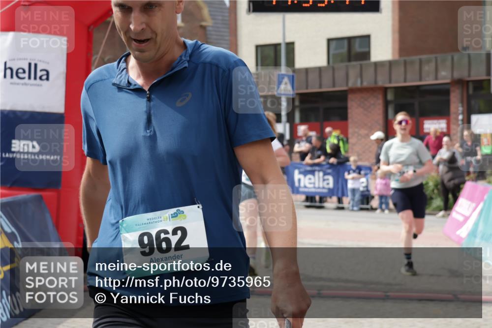 10.05.2026 - 8. Wedeler Halbmarathon Yannick Fuchs http://msf.ph/oto/9735965 10.05.2026 11:59:15 Ziel 381, 482, 583, 737, 830, 870, 962, 2027, 2103, 2161 meine-sportfotos.de