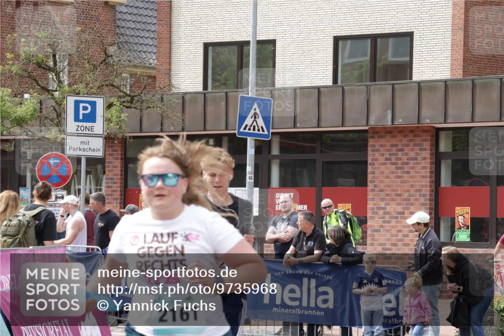 10.05.2026 - 8. Wedeler Halbmarathon Yannick Fuchs http://msf.ph/oto/9735968 10.05.2026 11:59:15 Ziel 381, 482, 583, 737, 830, 870, 962, 2027, 2103, 2161 meine-sportfotos.de