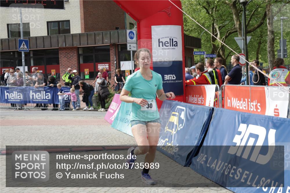 10.05.2026 - 8. Wedeler Halbmarathon Yannick Fuchs http://msf.ph/oto/9735989 10.05.2026 11:59:23 Ziel 30, 598 meine-sportfotos.de