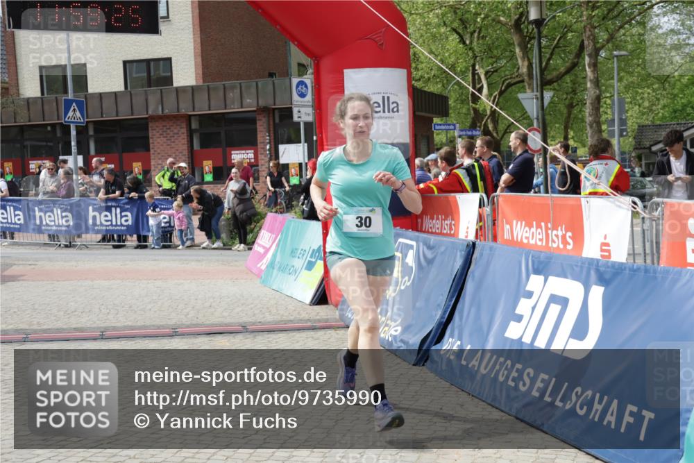 10.05.2026 - 8. Wedeler Halbmarathon Yannick Fuchs http://msf.ph/oto/9735990 10.05.2026 11:59:23 Ziel 30, 598 meine-sportfotos.de