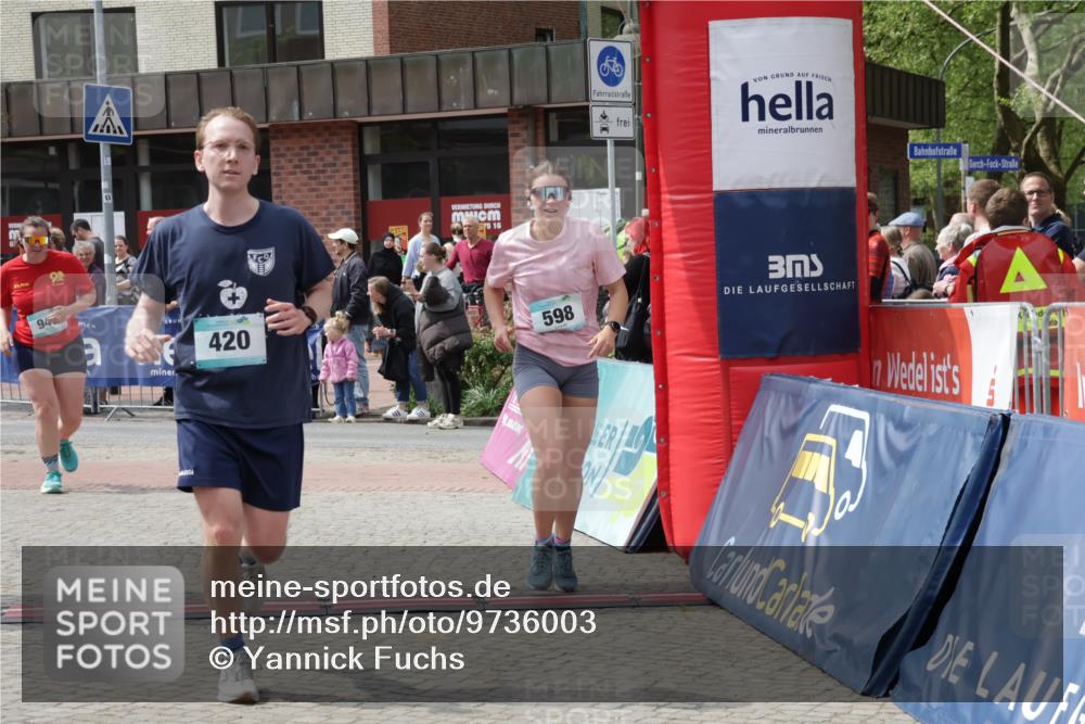 10.05.2026 - 8. Wedeler Halbmarathon Yannick Fuchs http://msf.ph/oto/9736003 10.05.2026 11:59:27 Ziel 30, 598, 948, 2233 meine-sportfotos.de