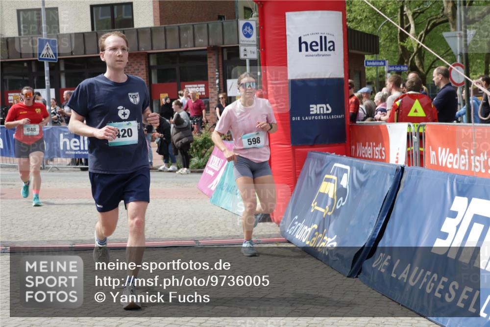 10.05.2026 - 8. Wedeler Halbmarathon Yannick Fuchs http://msf.ph/oto/9736005 10.05.2026 11:59:28 Ziel 30, 598, 948, 2233 meine-sportfotos.de