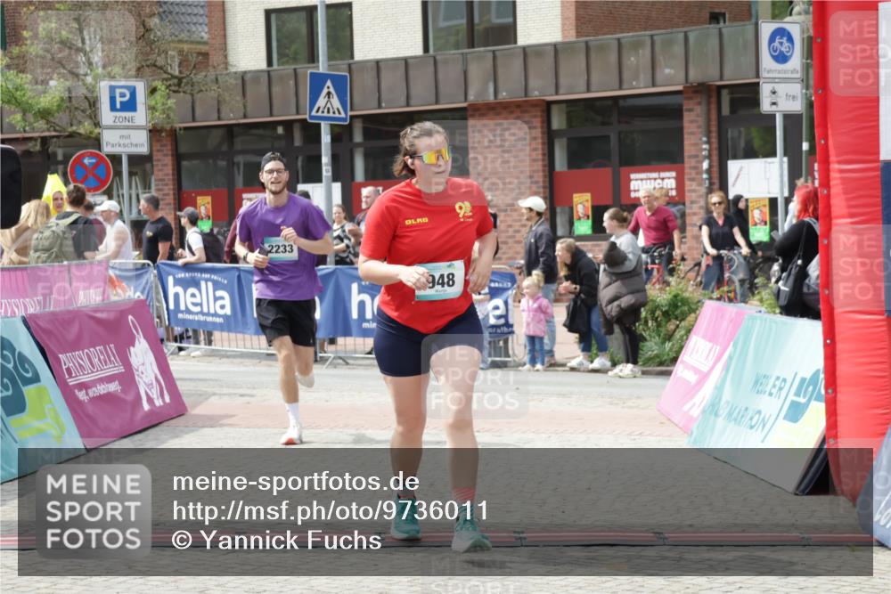 10.05.2026 - 8. Wedeler Halbmarathon Yannick Fuchs http://msf.ph/oto/9736011 10.05.2026 11:59:30 Ziel 257, 598, 691, 948, 2233 meine-sportfotos.de