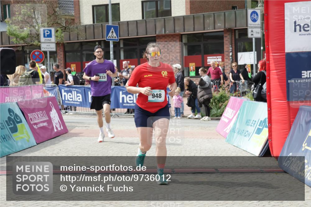 10.05.2026 - 8. Wedeler Halbmarathon Yannick Fuchs http://msf.ph/oto/9736012 10.05.2026 11:59:30 Ziel 257, 598, 691, 948, 2233 meine-sportfotos.de