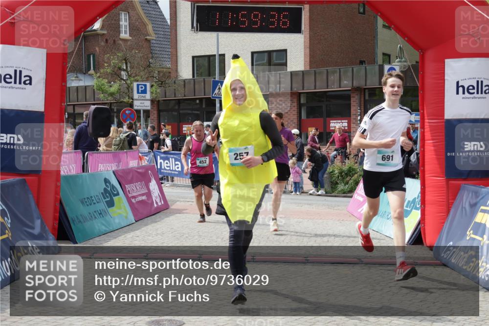 10.05.2026 - 8. Wedeler Halbmarathon Yannick Fuchs http://msf.ph/oto/9736029 10.05.2026 11:59:34 Ziel 257, 298, 452, 691, 948, 2233 meine-sportfotos.de