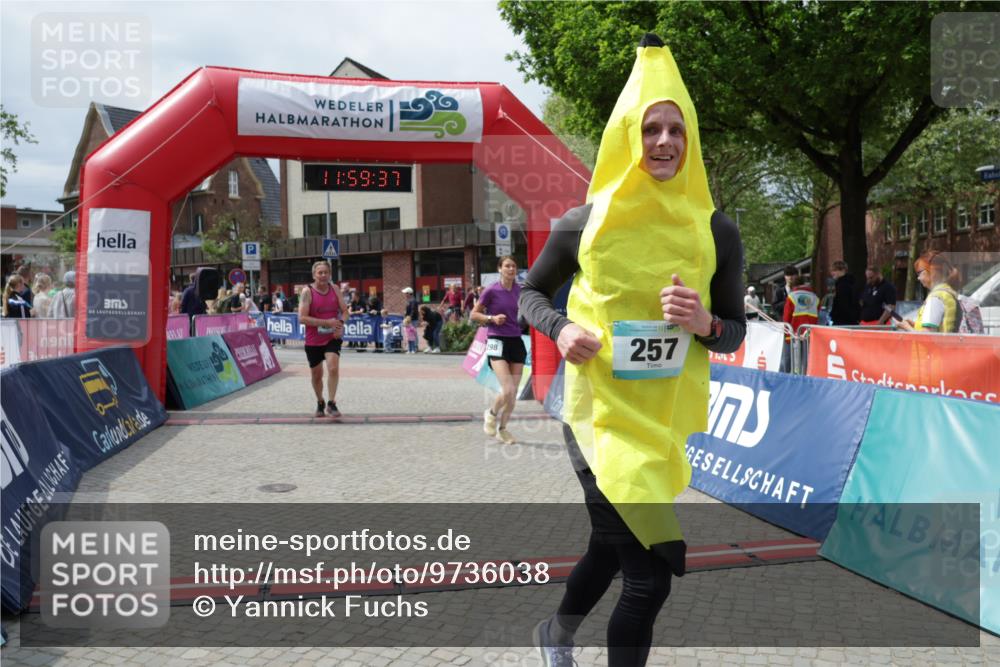 10.05.2026 - 8. Wedeler Halbmarathon Yannick Fuchs http://msf.ph/oto/9736038 10.05.2026 11:59:36 Ziel 257, 298, 452, 691, 2233 meine-sportfotos.de