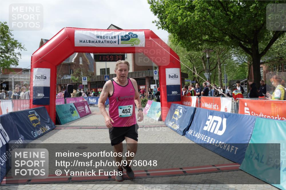 10.05.2026 - 8. Wedeler Halbmarathon Yannick Fuchs http://msf.ph/oto/9736048 10.05.2026 11:59:38 Ziel 257, 298, 452, 691 meine-sportfotos.de