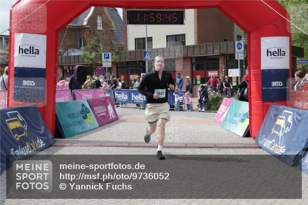 10.05.2026 - 8. Wedeler Halbmarathon Yannick Fuchs http://msf.ph/oto/9736052 10.05.2026 11:59:43 Ziel 24, 1037 meine-sportfotos.de