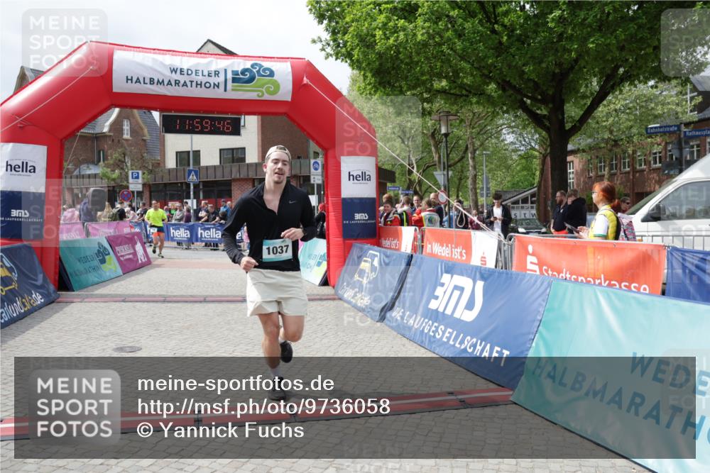 10.05.2026 - 8. Wedeler Halbmarathon Yannick Fuchs http://msf.ph/oto/9736058 10.05.2026 11:59:44 Ziel 24, 1037 meine-sportfotos.de