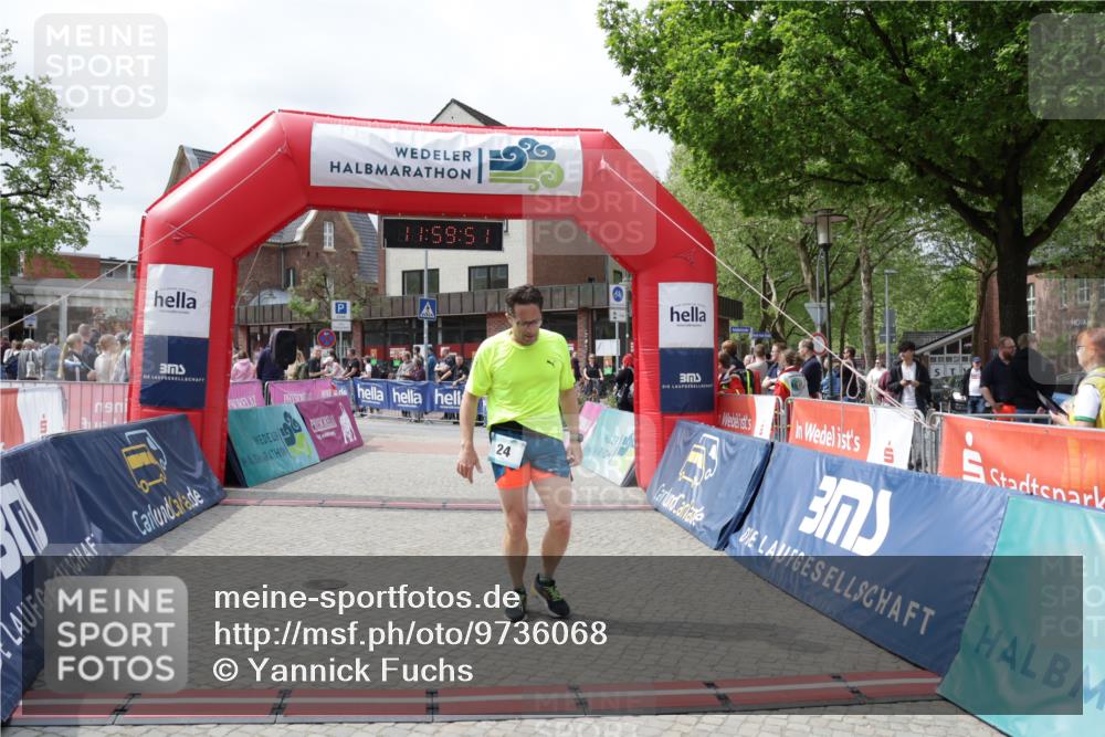 10.05.2026 - 8. Wedeler Halbmarathon Yannick Fuchs http://msf.ph/oto/9736068 10.05.2026 11:59:49 Ziel 24, 1037 meine-sportfotos.de