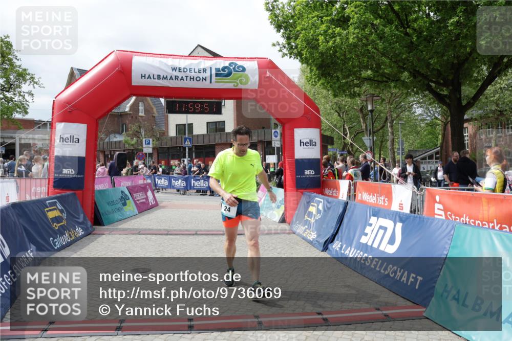 10.05.2026 - 8. Wedeler Halbmarathon Yannick Fuchs http://msf.ph/oto/9736069 10.05.2026 11:59:49 Ziel 24, 1037 meine-sportfotos.de