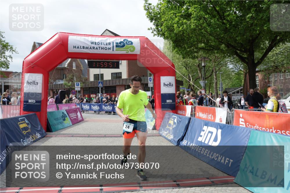 10.05.2026 - 8. Wedeler Halbmarathon Yannick Fuchs http://msf.ph/oto/9736070 10.05.2026 11:59:49 Ziel 24, 1037 meine-sportfotos.de