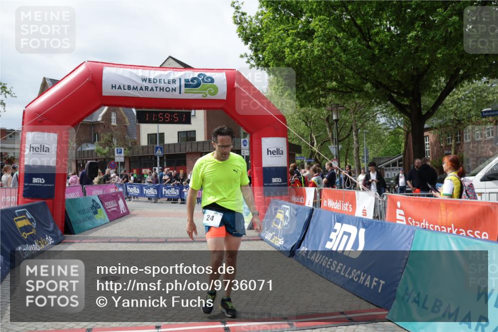 10.05.2026 - 8. Wedeler Halbmarathon Yannick Fuchs http://msf.ph/oto/9736071 10.05.2026 11:59:49 Ziel 24, 1037 meine-sportfotos.de