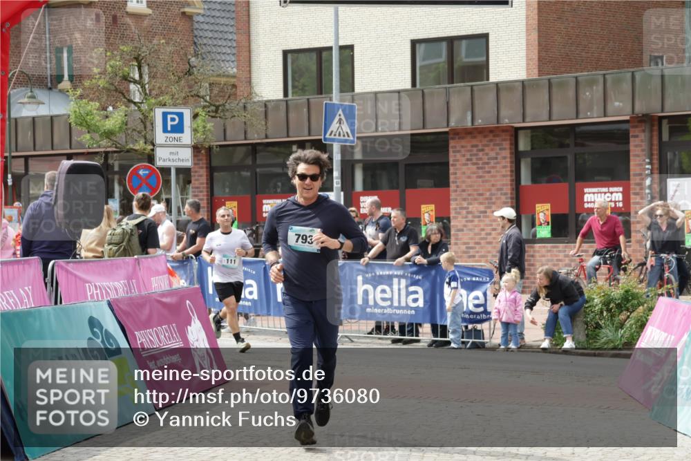 10.05.2026 - 8. Wedeler Halbmarathon Yannick Fuchs http://msf.ph/oto/9736080 10.05.2026 11:59:54 Ziel 111, 793 meine-sportfotos.de