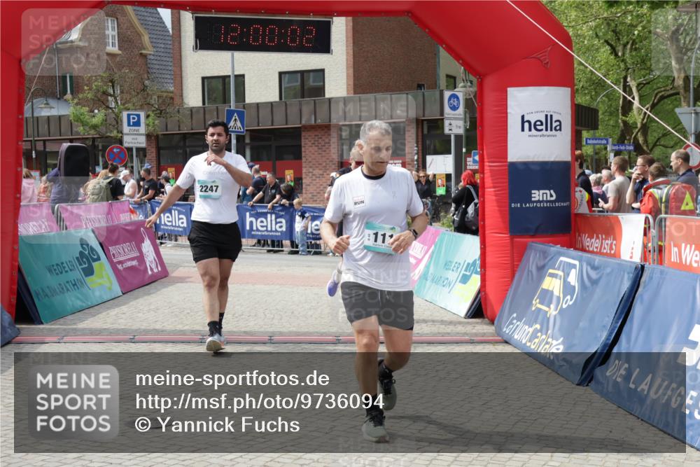 10.05.2026 - 8. Wedeler Halbmarathon Yannick Fuchs http://msf.ph/oto/9736094 10.05.2026 12:00:00 Ziel 103, 111, 793 meine-sportfotos.de