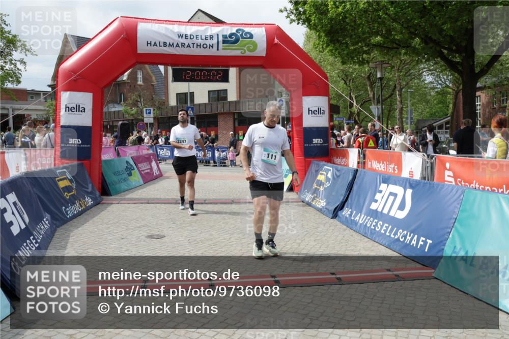 10.05.2026 - 8. Wedeler Halbmarathon Yannick Fuchs http://msf.ph/oto/9736098 10.05.2026 12:00:00 Ziel 103, 111, 793 meine-sportfotos.de