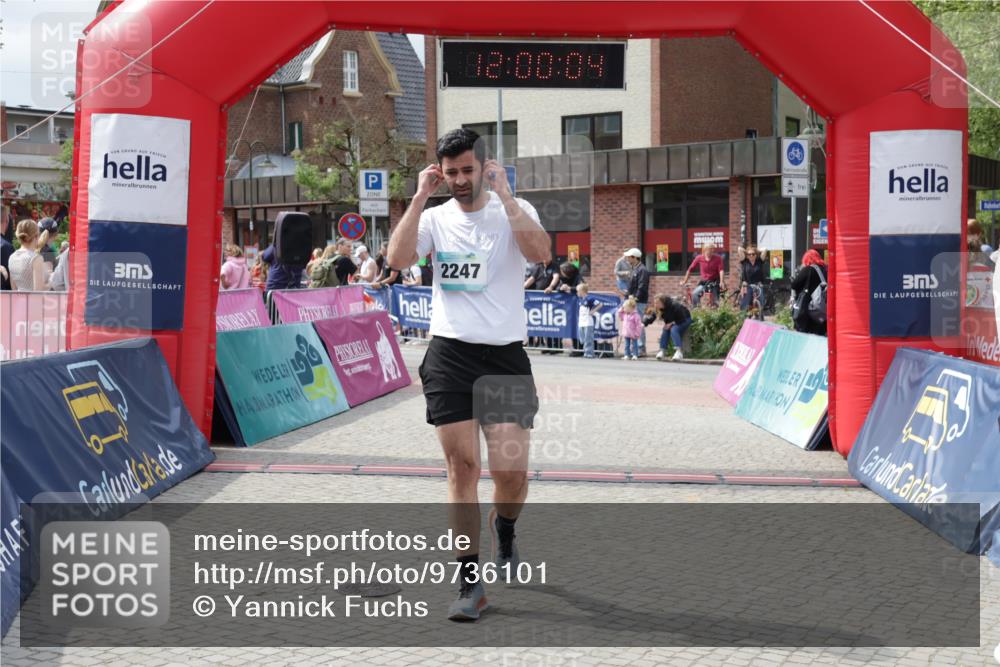 10.05.2026 - 8. Wedeler Halbmarathon Yannick Fuchs http://msf.ph/oto/9736101 10.05.2026 12:00:02 Ziel 103, 111 meine-sportfotos.de