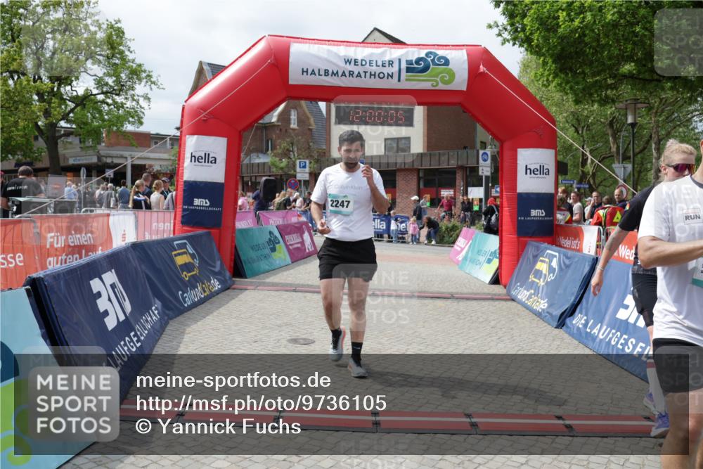 10.05.2026 - 8. Wedeler Halbmarathon Yannick Fuchs http://msf.ph/oto/9736105 10.05.2026 12:00:03 Ziel 103, 111 meine-sportfotos.de