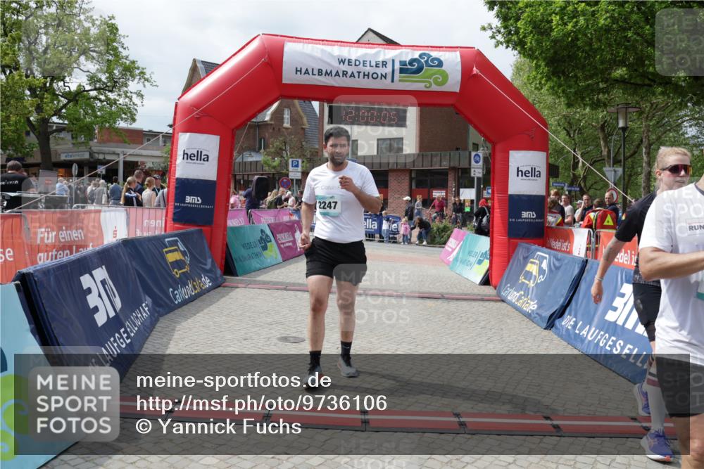 10.05.2026 - 8. Wedeler Halbmarathon Yannick Fuchs http://msf.ph/oto/9736106 10.05.2026 12:00:03 Ziel 103, 111 meine-sportfotos.de