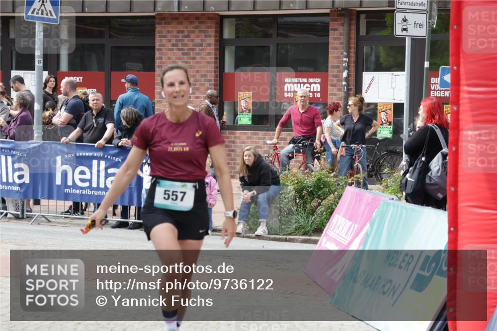10.05.2026 - 8. Wedeler Halbmarathon Yannick Fuchs http://msf.ph/oto/9736122 10.05.2026 12:00:12 Ziel 557, 2021 meine-sportfotos.de