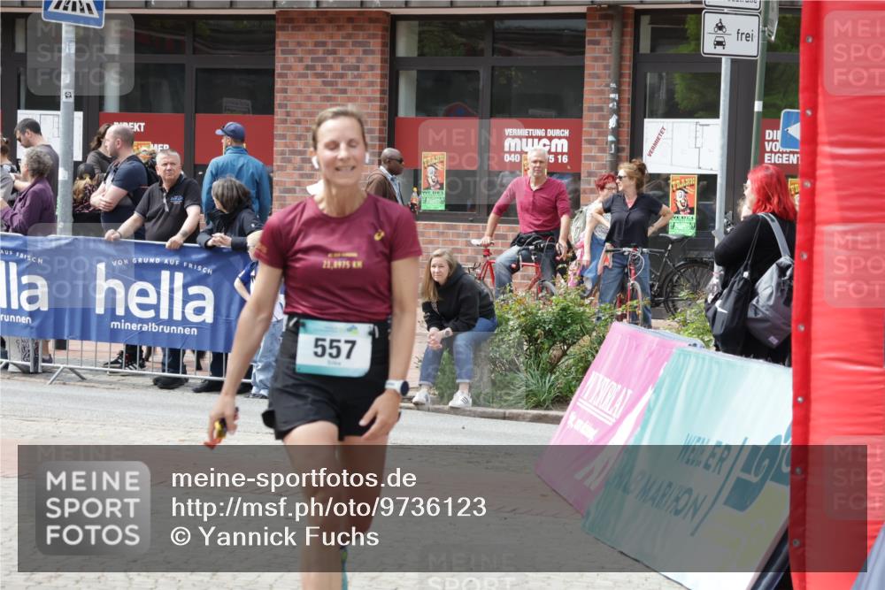 10.05.2026 - 8. Wedeler Halbmarathon Yannick Fuchs http://msf.ph/oto/9736123 10.05.2026 12:00:13 Ziel 557, 2021 meine-sportfotos.de