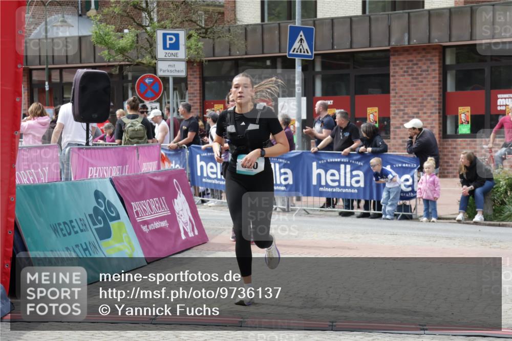 10.05.2026 - 8. Wedeler Halbmarathon Yannick Fuchs http://msf.ph/oto/9736137 10.05.2026 12:00:19 Ziel 72, 557, 820 meine-sportfotos.de