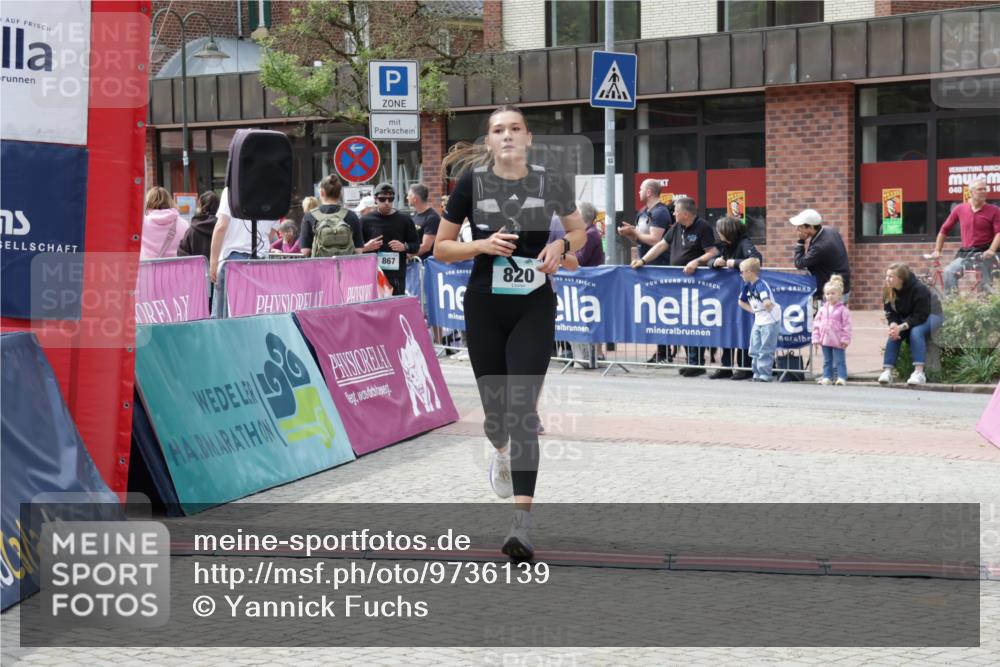 10.05.2026 - 8. Wedeler Halbmarathon Yannick Fuchs http://msf.ph/oto/9736139 10.05.2026 12:00:19 Ziel 72, 557, 820 meine-sportfotos.de