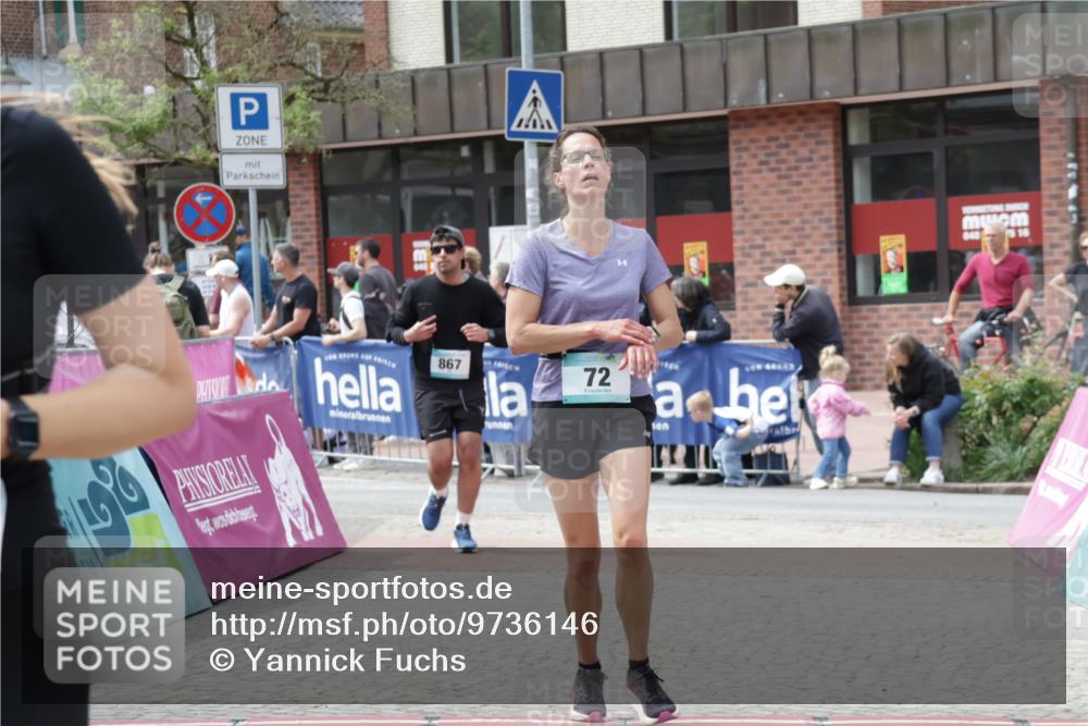 10.05.2026 - 8. Wedeler Halbmarathon Yannick Fuchs http://msf.ph/oto/9736146 10.05.2026 12:00:21 Ziel 72, 820 meine-sportfotos.de