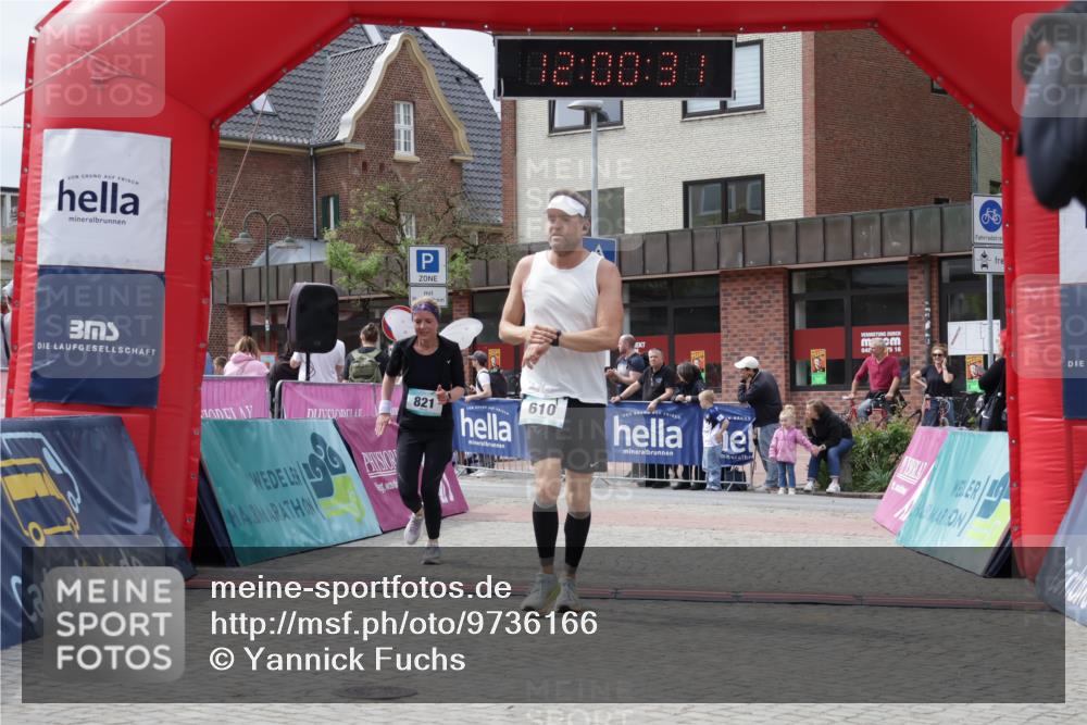 10.05.2026 - 8. Wedeler Halbmarathon Yannick Fuchs http://msf.ph/oto/9736166 10.05.2026 12:00:29 Ziel 610, 821, 867 meine-sportfotos.de