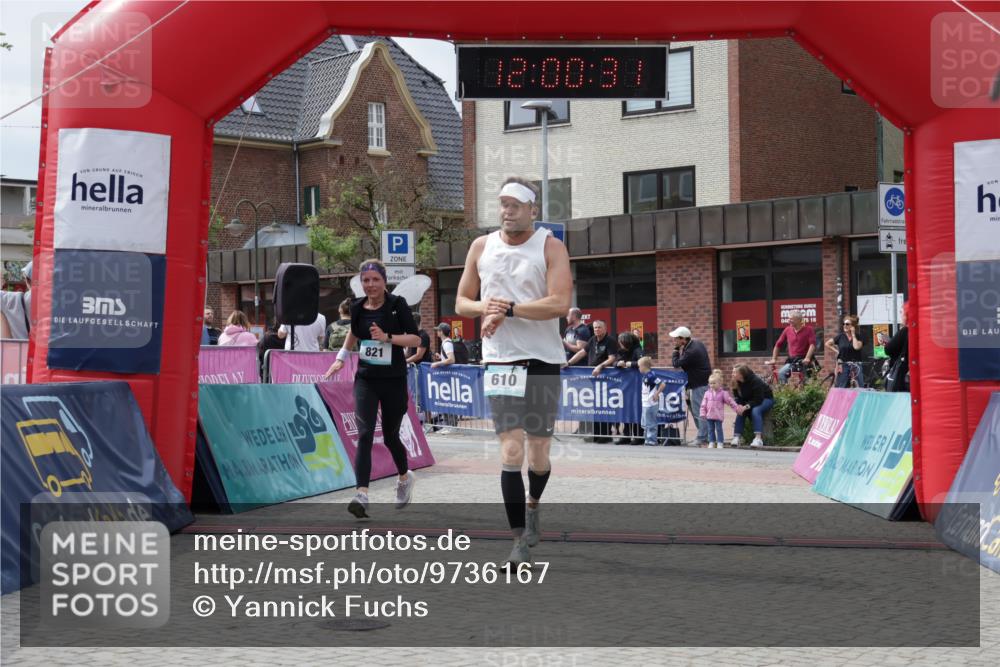 10.05.2026 - 8. Wedeler Halbmarathon Yannick Fuchs http://msf.ph/oto/9736167 10.05.2026 12:00:29 Ziel 610, 821, 867 meine-sportfotos.de