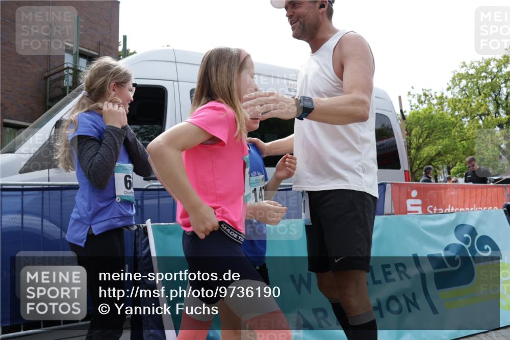 10.05.2026 - 8. Wedeler Halbmarathon Yannick Fuchs http://msf.ph/oto/9736190 10.05.2026 12:00:35 Ziel 281, 299, 395, 469, 821, 899 meine-sportfotos.de