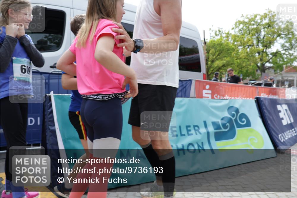 10.05.2026 - 8. Wedeler Halbmarathon Yannick Fuchs http://msf.ph/oto/9736193 10.05.2026 12:00:36 Ziel 281, 299, 395, 469, 899 meine-sportfotos.de