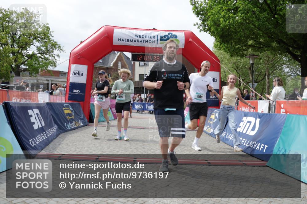 10.05.2026 - 8. Wedeler Halbmarathon Yannick Fuchs http://msf.ph/oto/9736197 10.05.2026 12:00:36 Ziel 281, 299, 395, 469, 899 meine-sportfotos.de