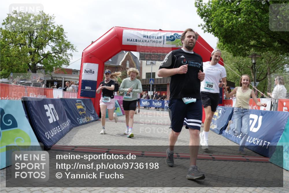 10.05.2026 - 8. Wedeler Halbmarathon Yannick Fuchs http://msf.ph/oto/9736198 10.05.2026 12:00:36 Ziel 281, 299, 395, 469, 899 meine-sportfotos.de
